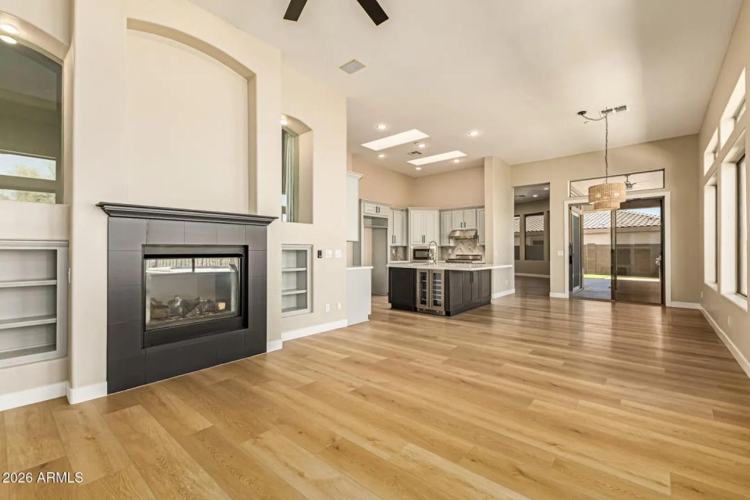 Real Estate Picture 9