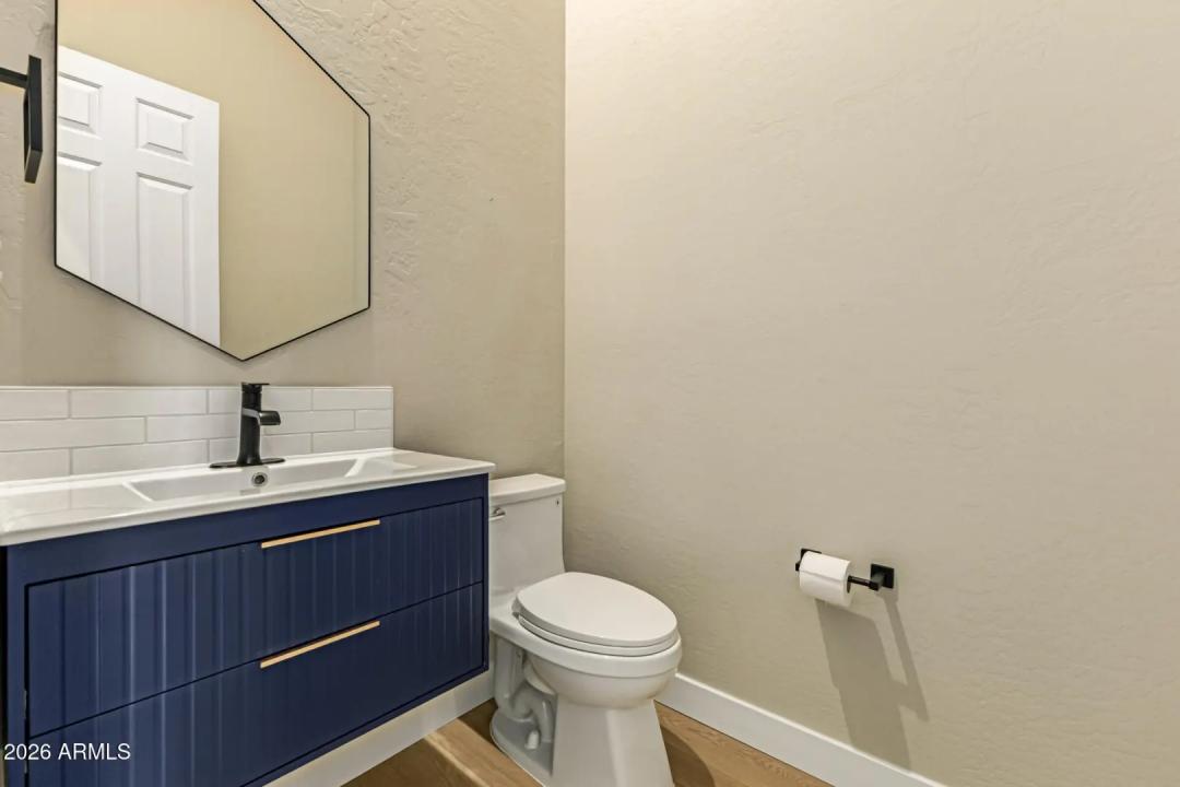 Real Estate Picture 14