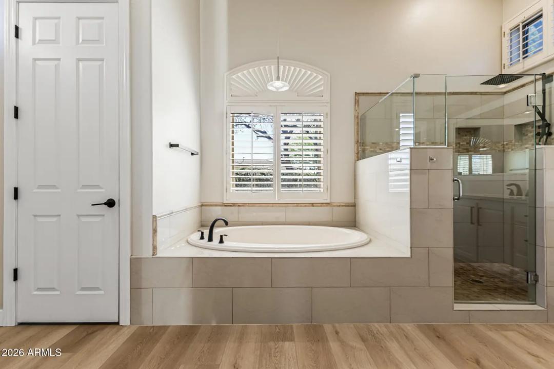 Real Estate Picture 17