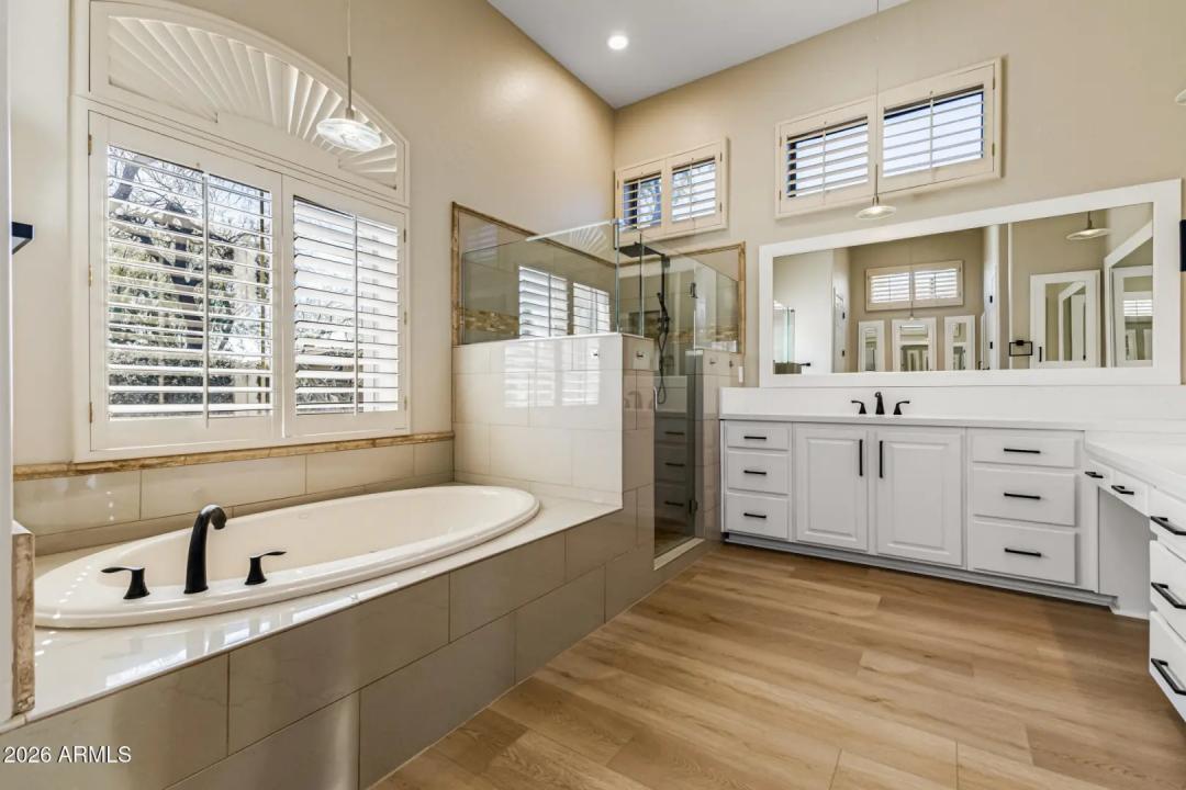 Real Estate Picture 19