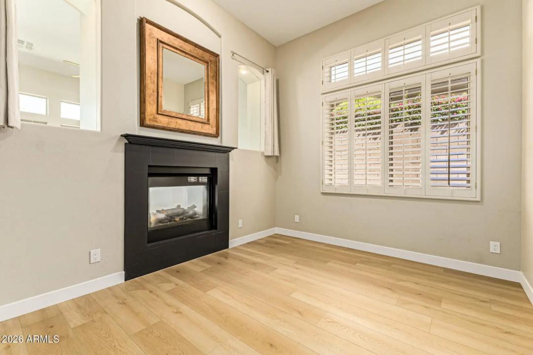 Real Estate Picture 13