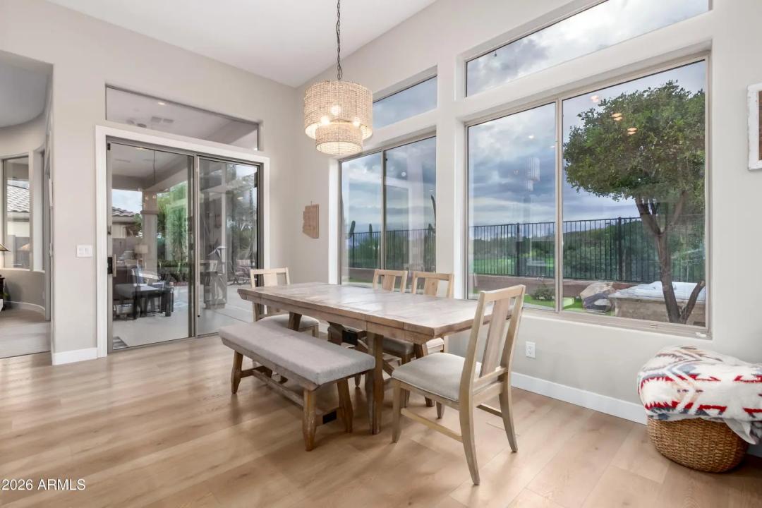 Real Estate Picture 3