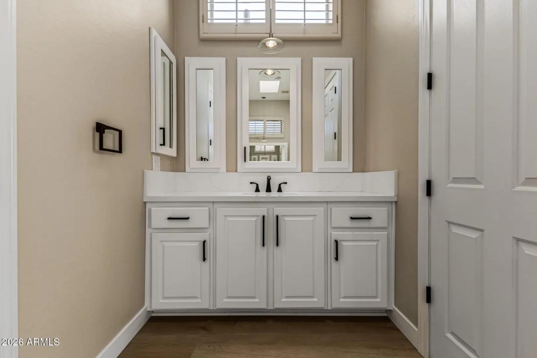 Real Estate Picture 12