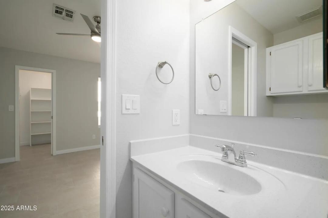 Real Estate Picture 9