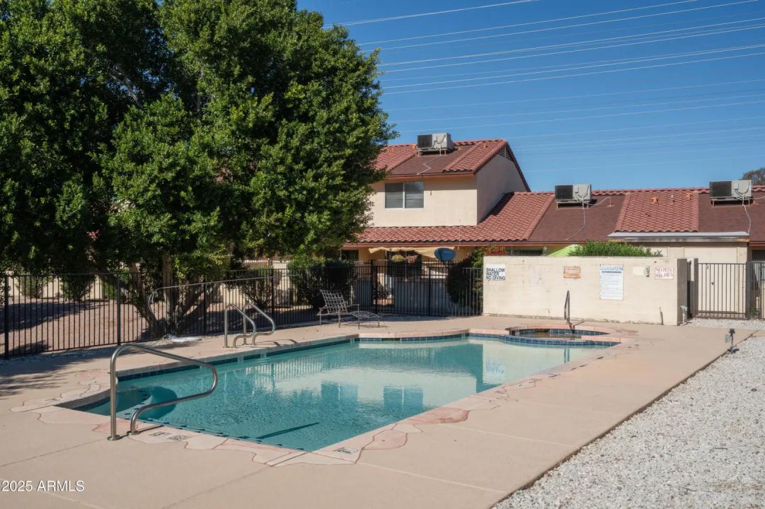 Real Estate Picture 14