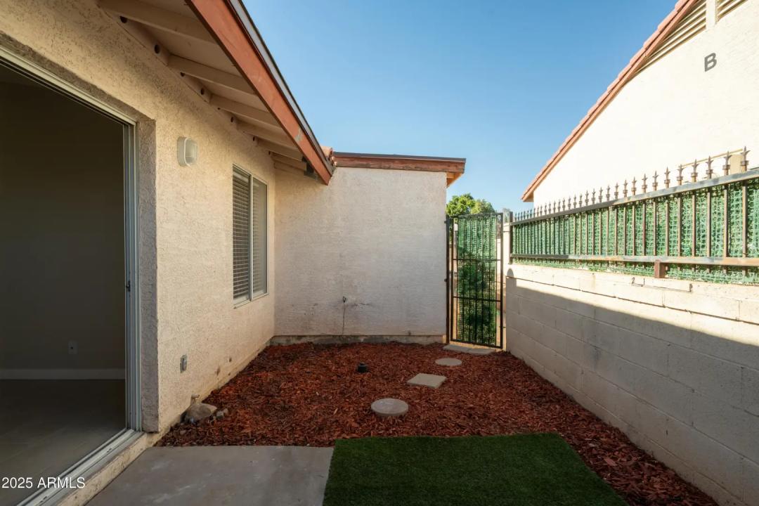 Real Estate Picture 11