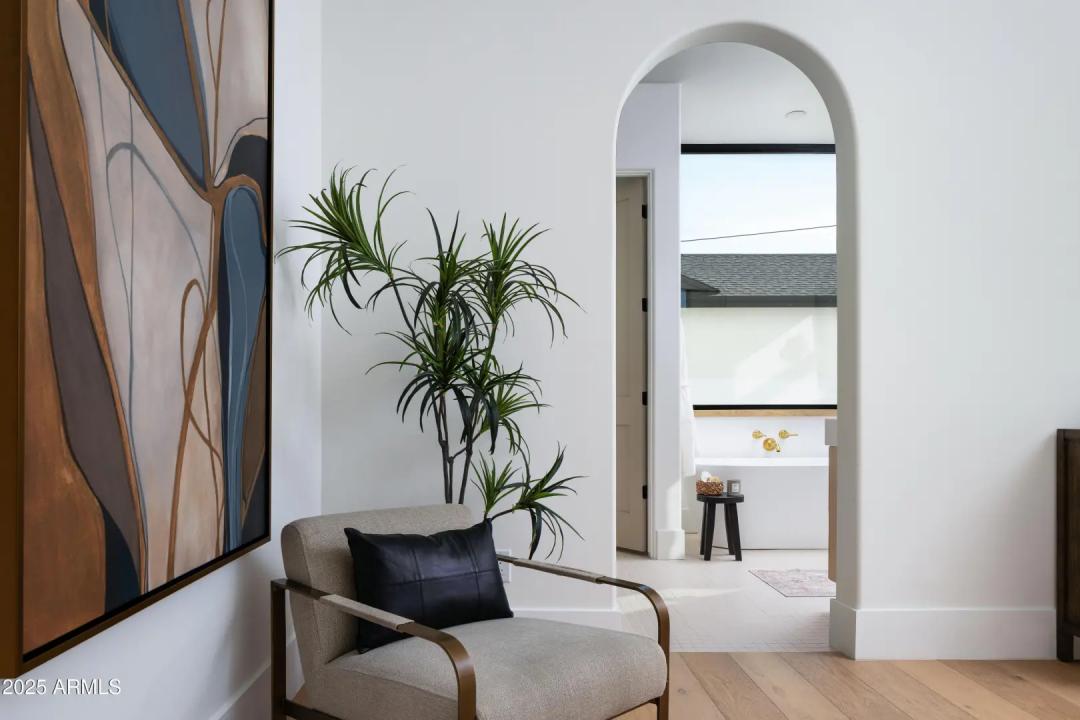 Real Estate Picture 18