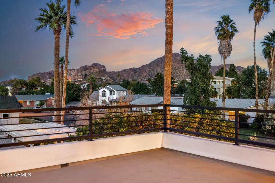 Real Estate Picture 24