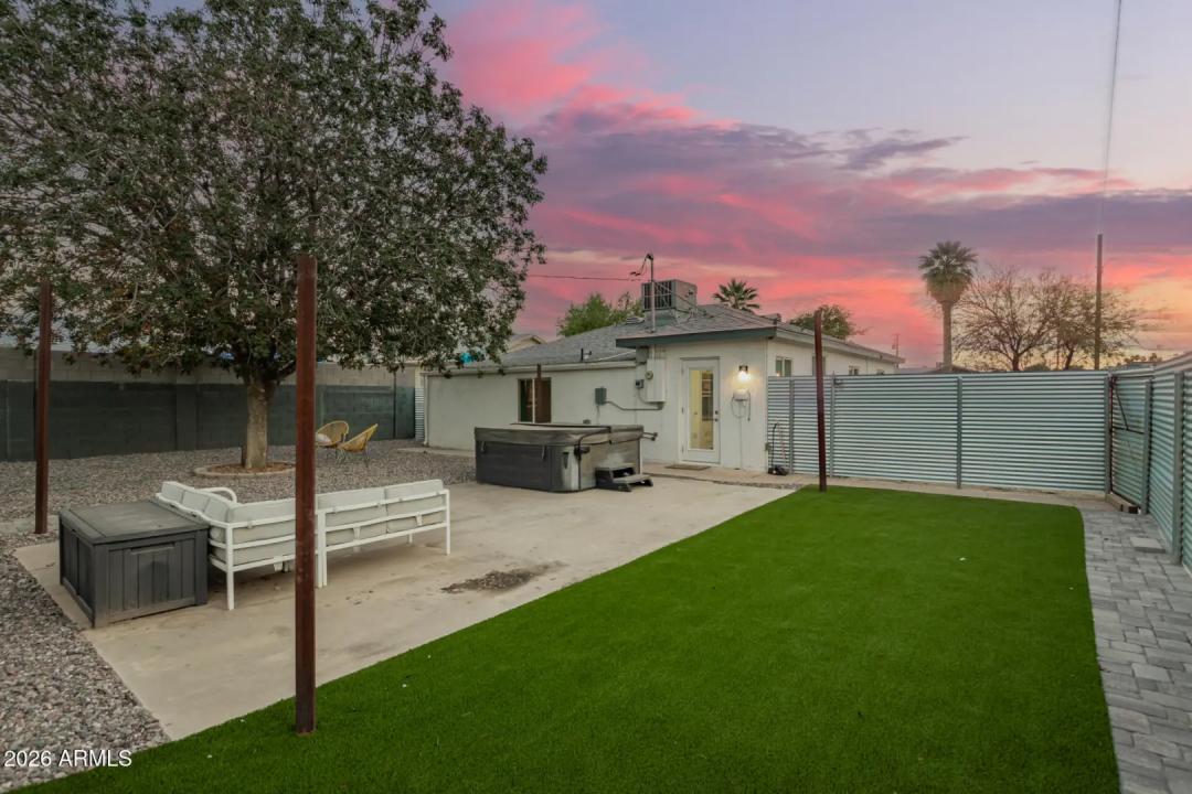 Real Estate Picture 5