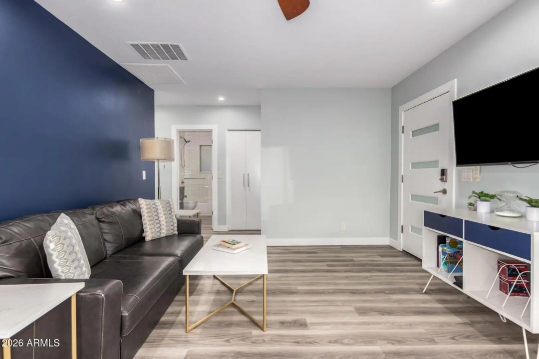 Real Estate Picture 7