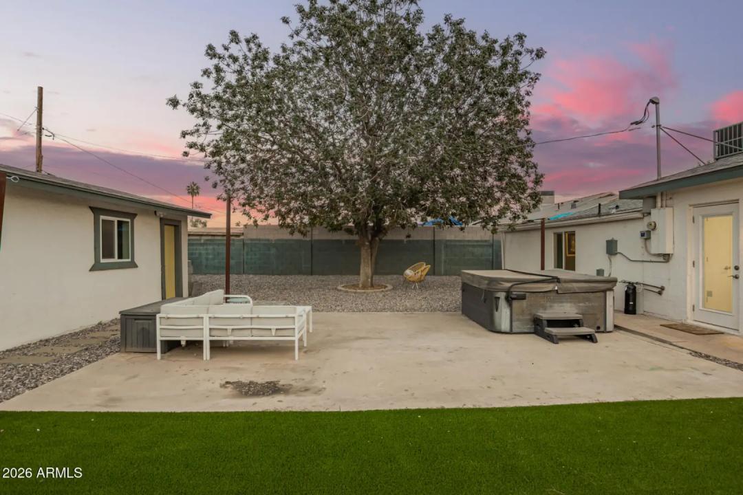 Real Estate Picture 14