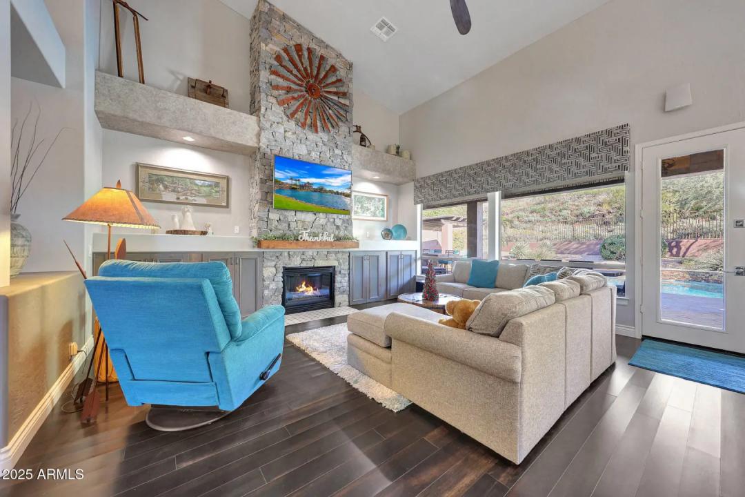 Real Estate Picture 16