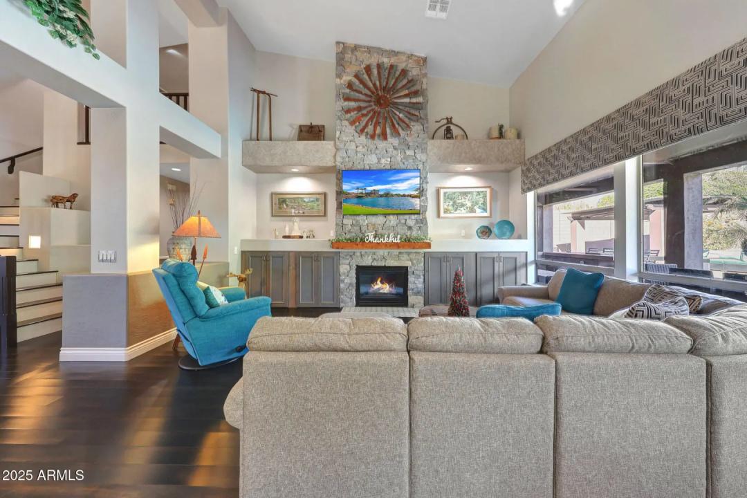 Real Estate Picture 17