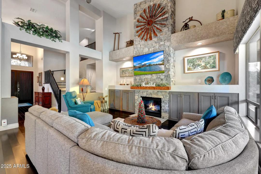 Real Estate Picture 18