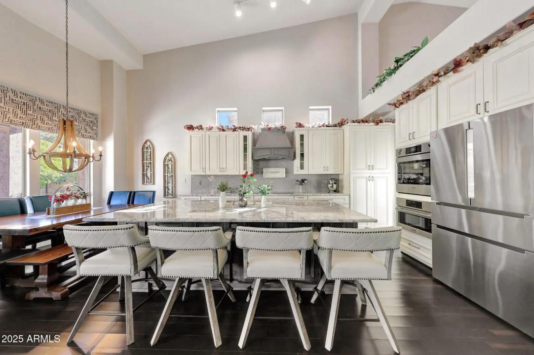 Real Estate Picture 22