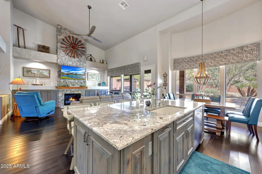 Real Estate Picture 24