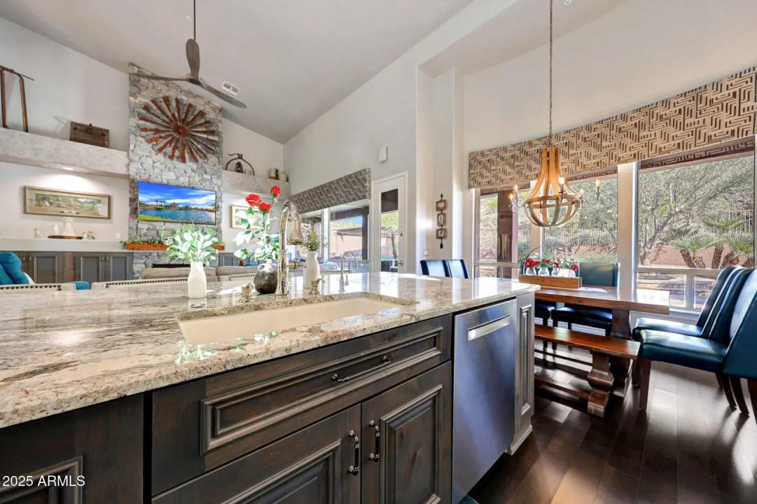 Real Estate Picture 25