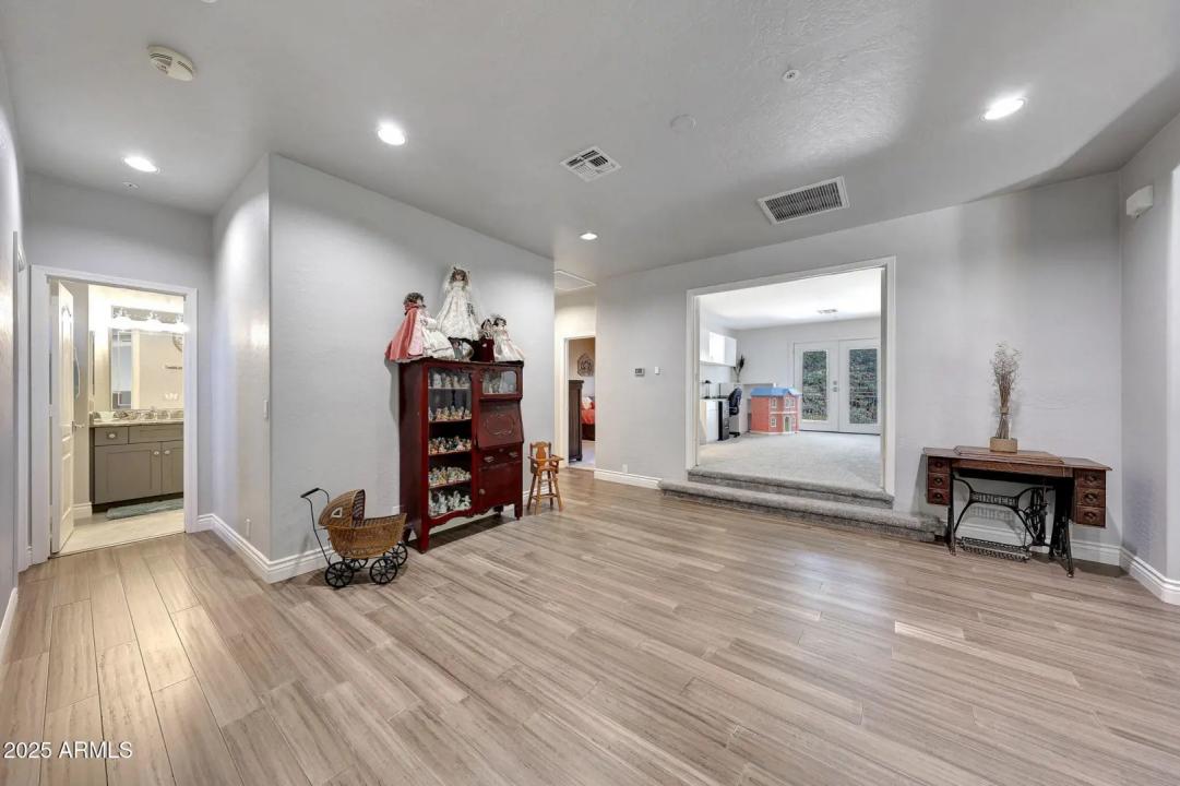 Real Estate Picture 42