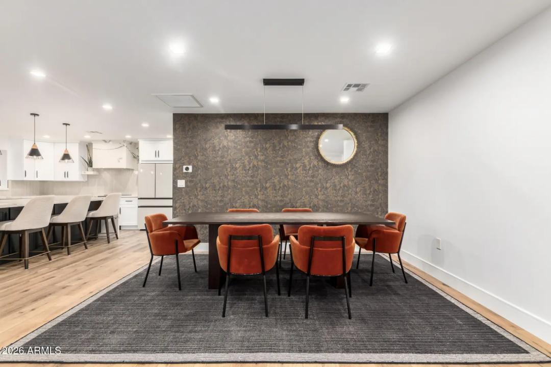 Real Estate Picture 3