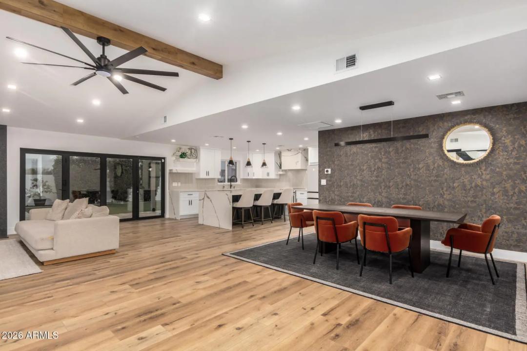 Real Estate Picture 9