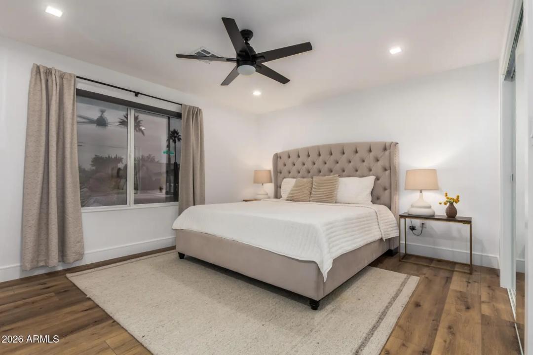 Real Estate Picture 18