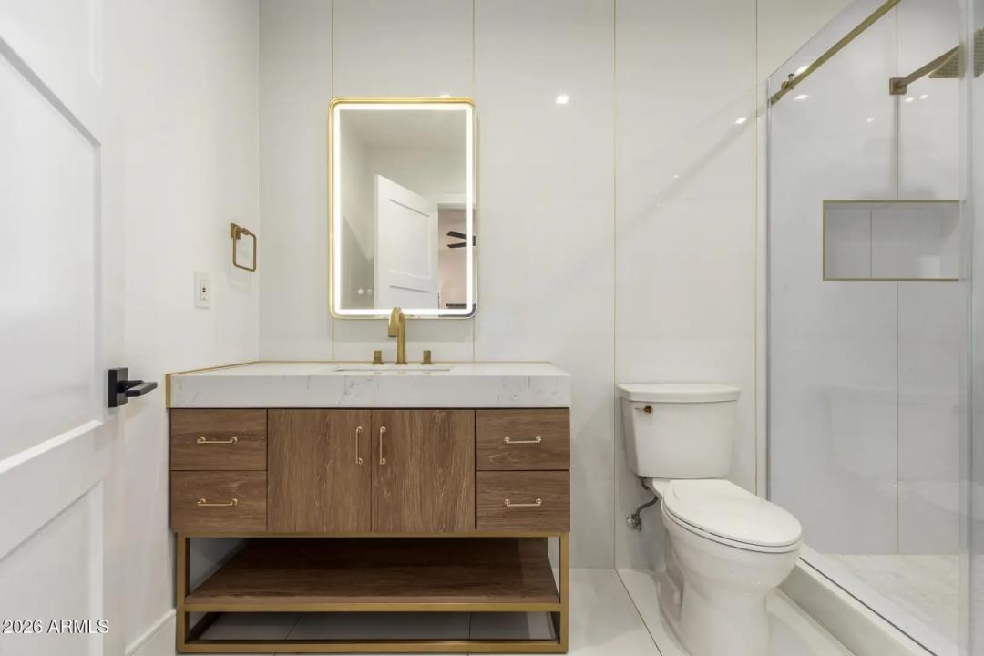 Real Estate Picture 24