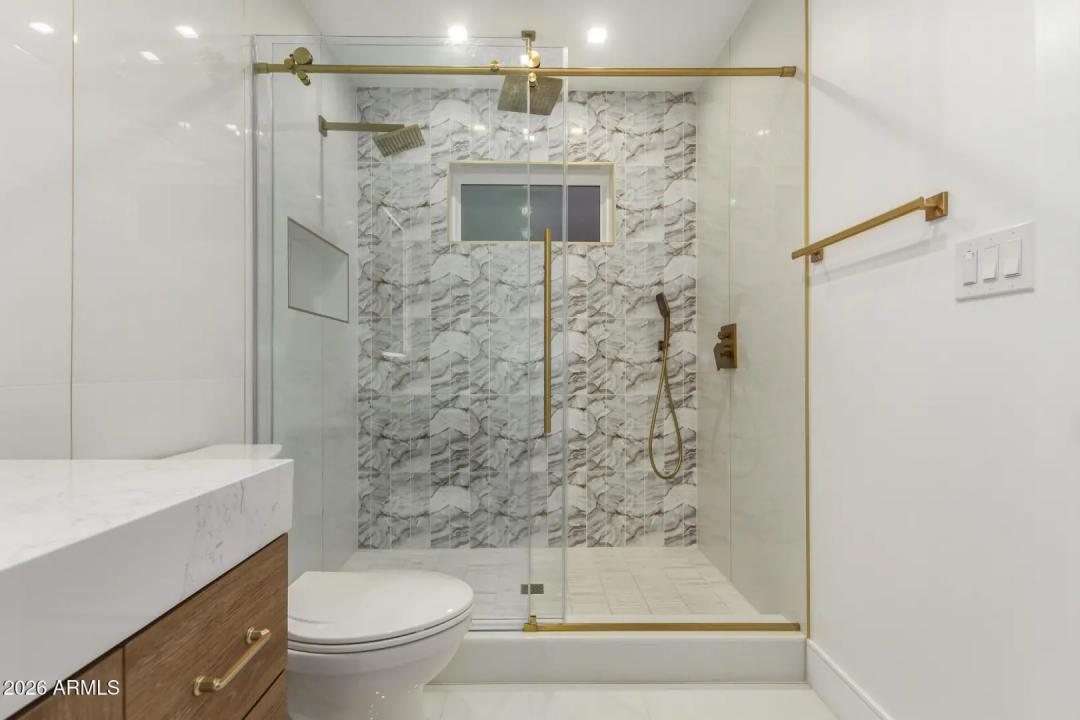 Real Estate Picture 25