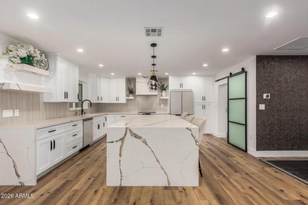 Real Estate Picture 2