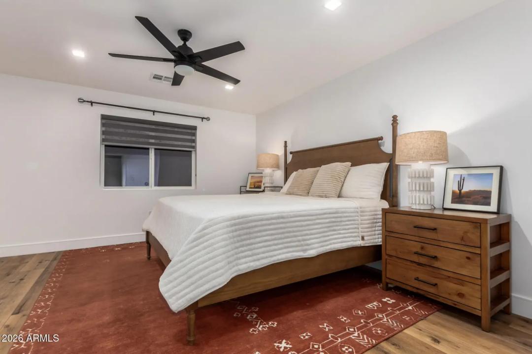 Real Estate Picture 22