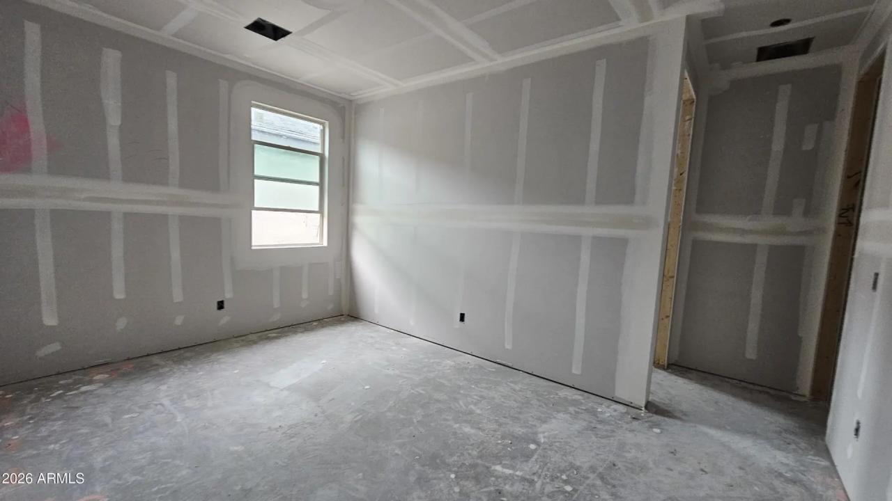 Real Estate Picture 8