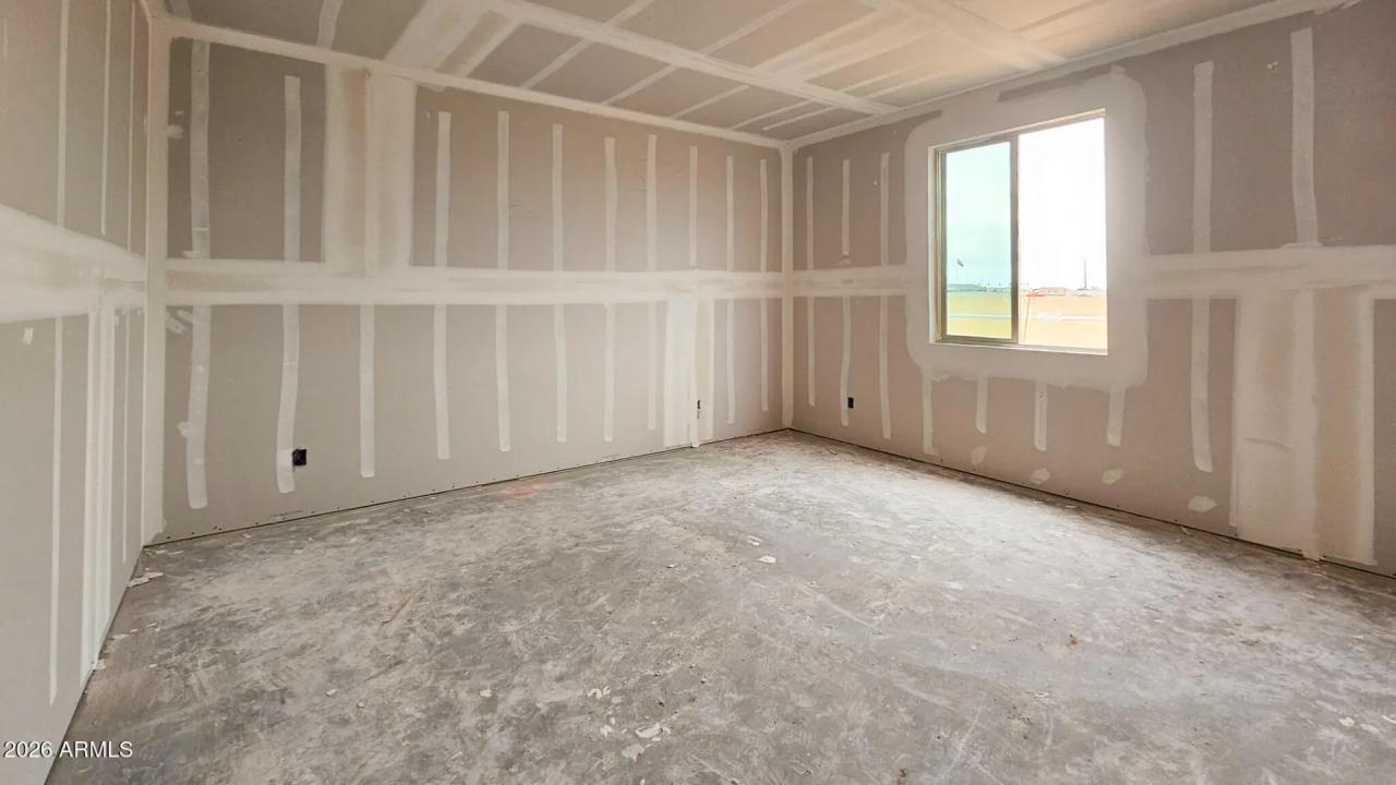 Real Estate Picture 6