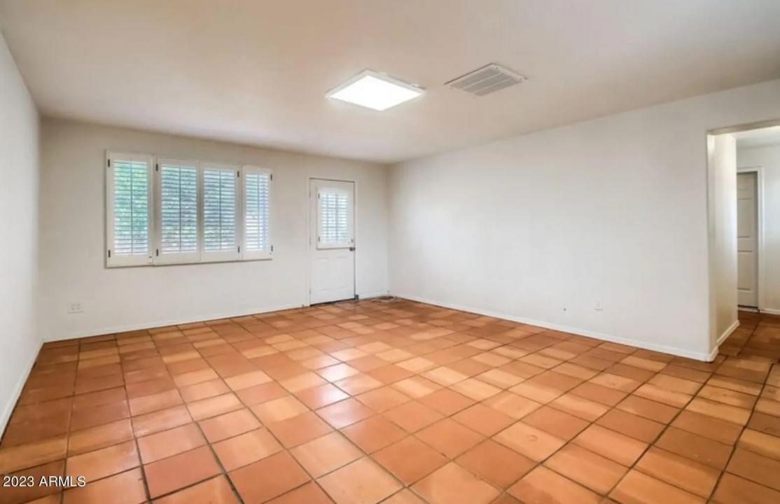 Real Estate Picture 5