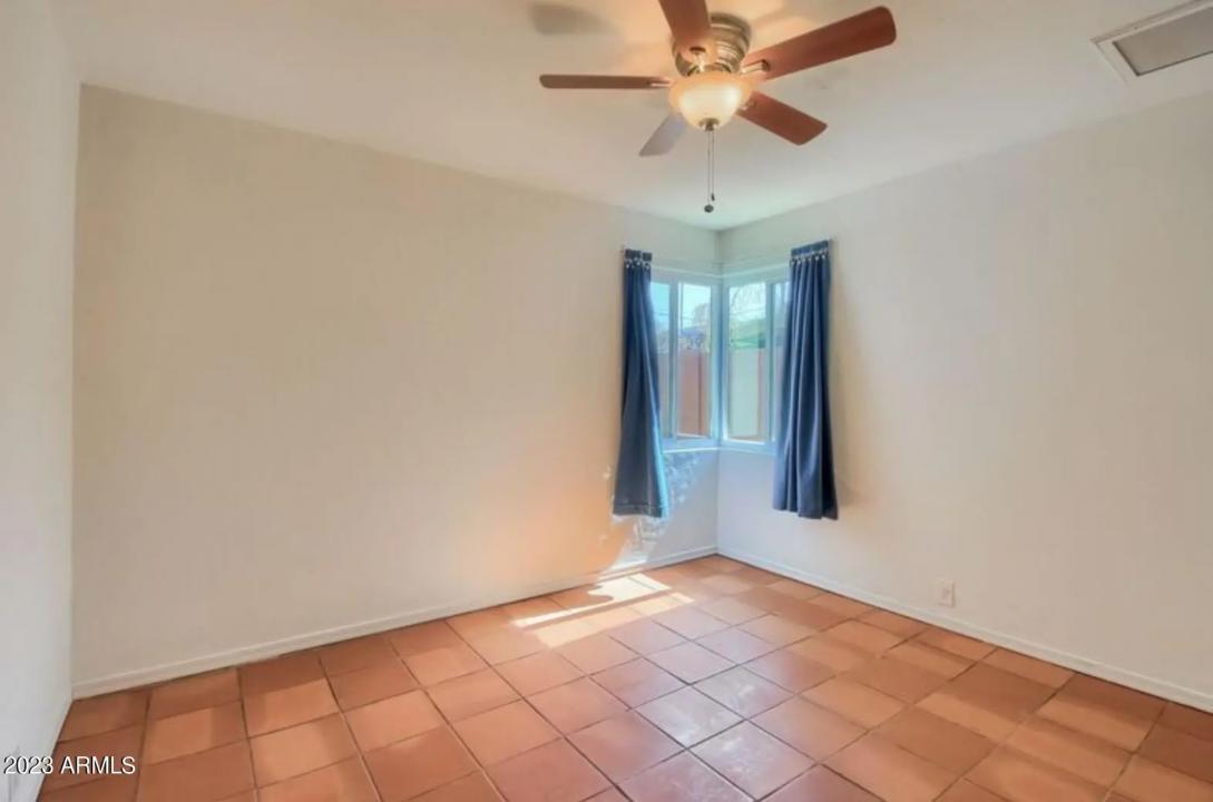 Real Estate Picture 12