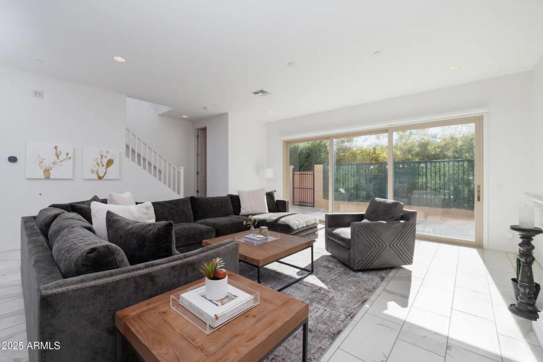 Real Estate Picture 3