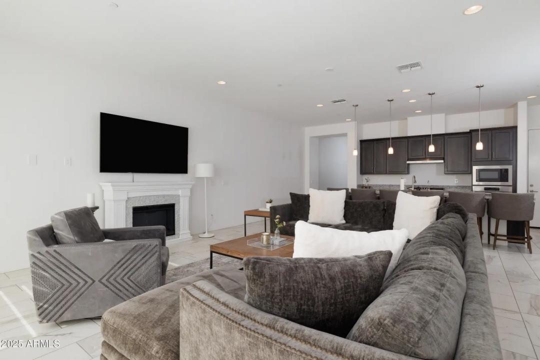 Real Estate Picture 5