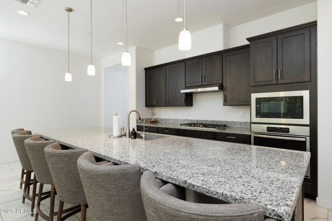 Real Estate Picture 7