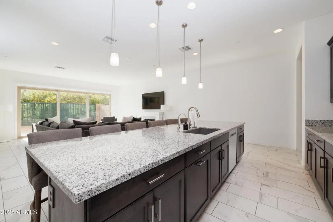 Real Estate Picture 8