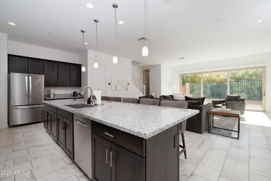 Real Estate Picture 9