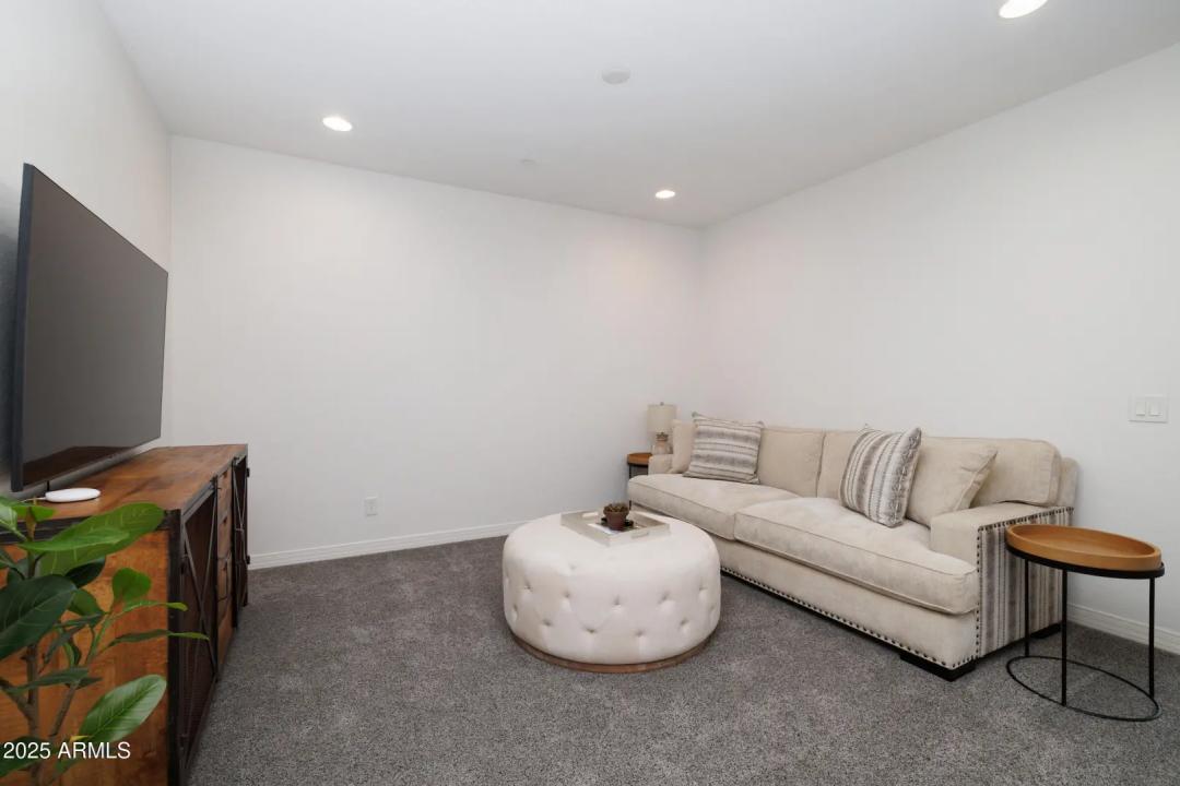 Real Estate Picture 13