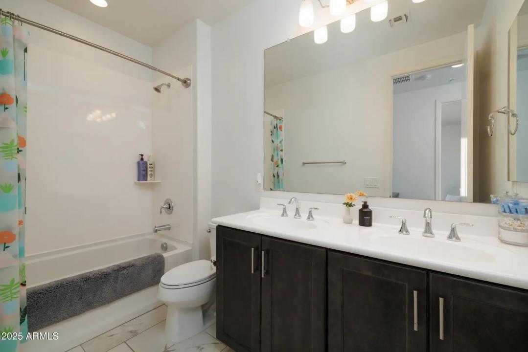 Real Estate Picture 16