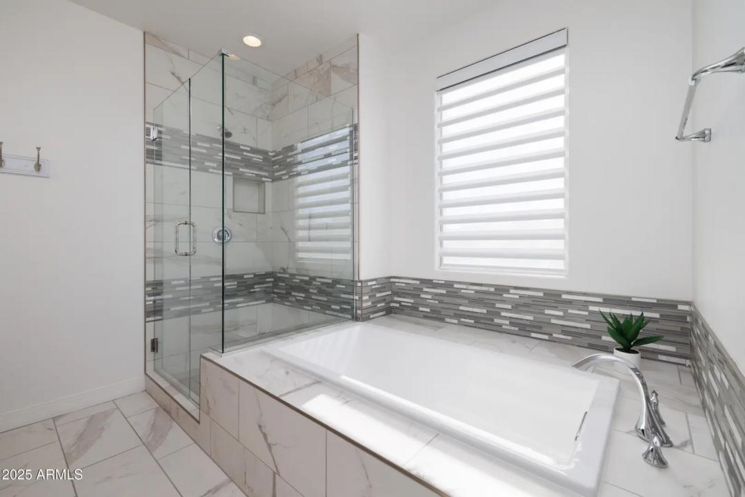 Real Estate Picture 22