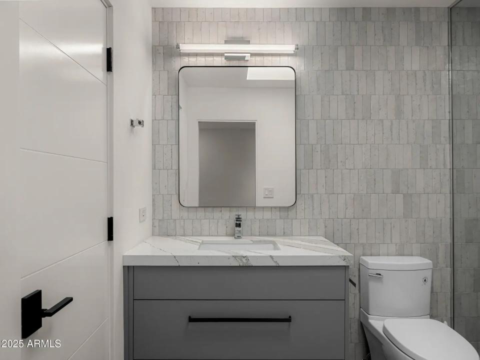 Real Estate Picture 14