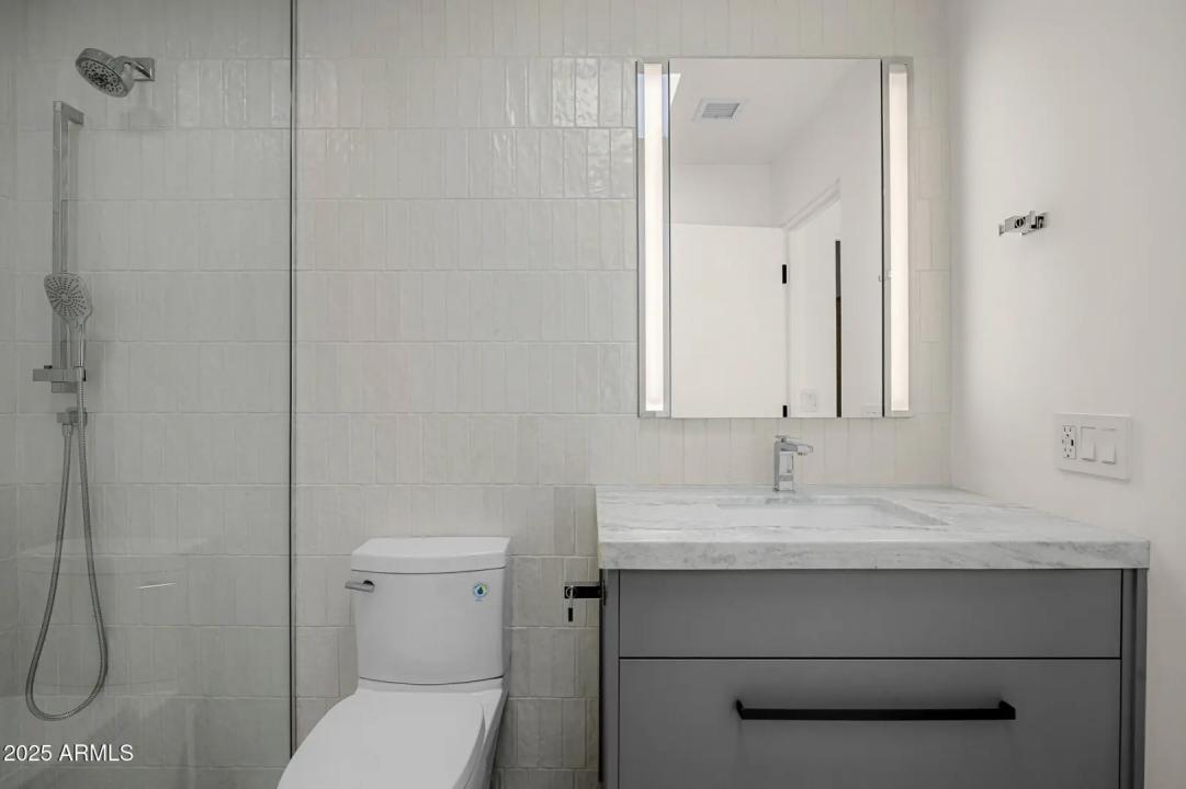 Real Estate Picture 18