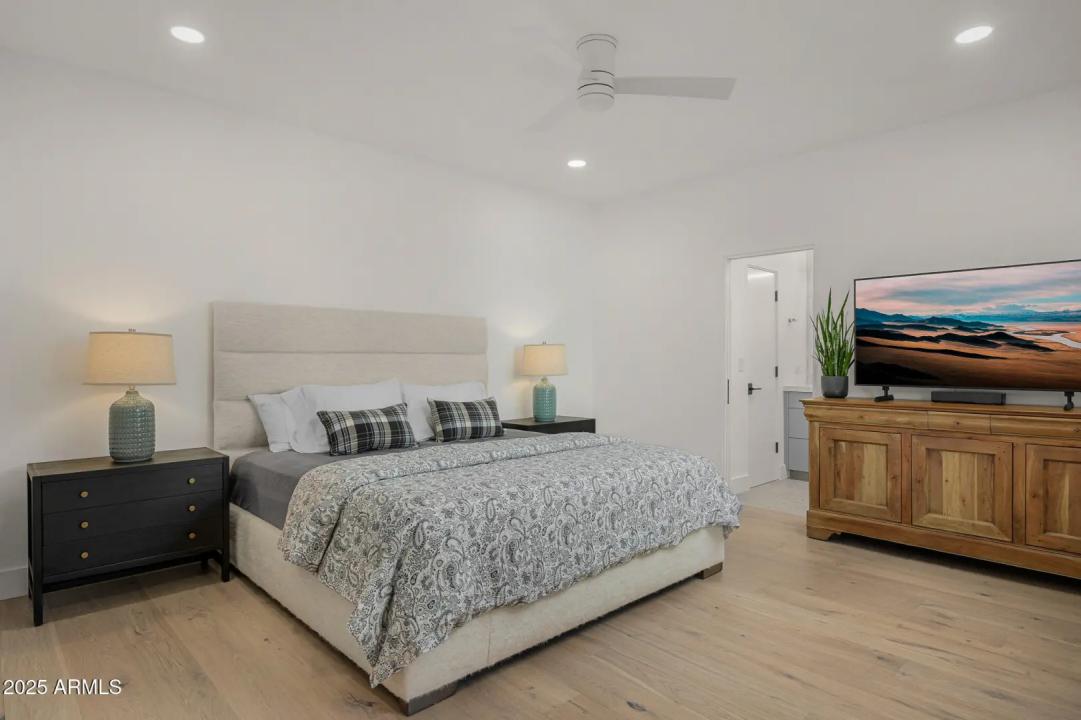 Real Estate Picture 13