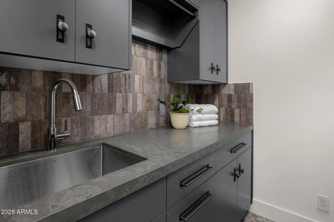 Real Estate Picture 17