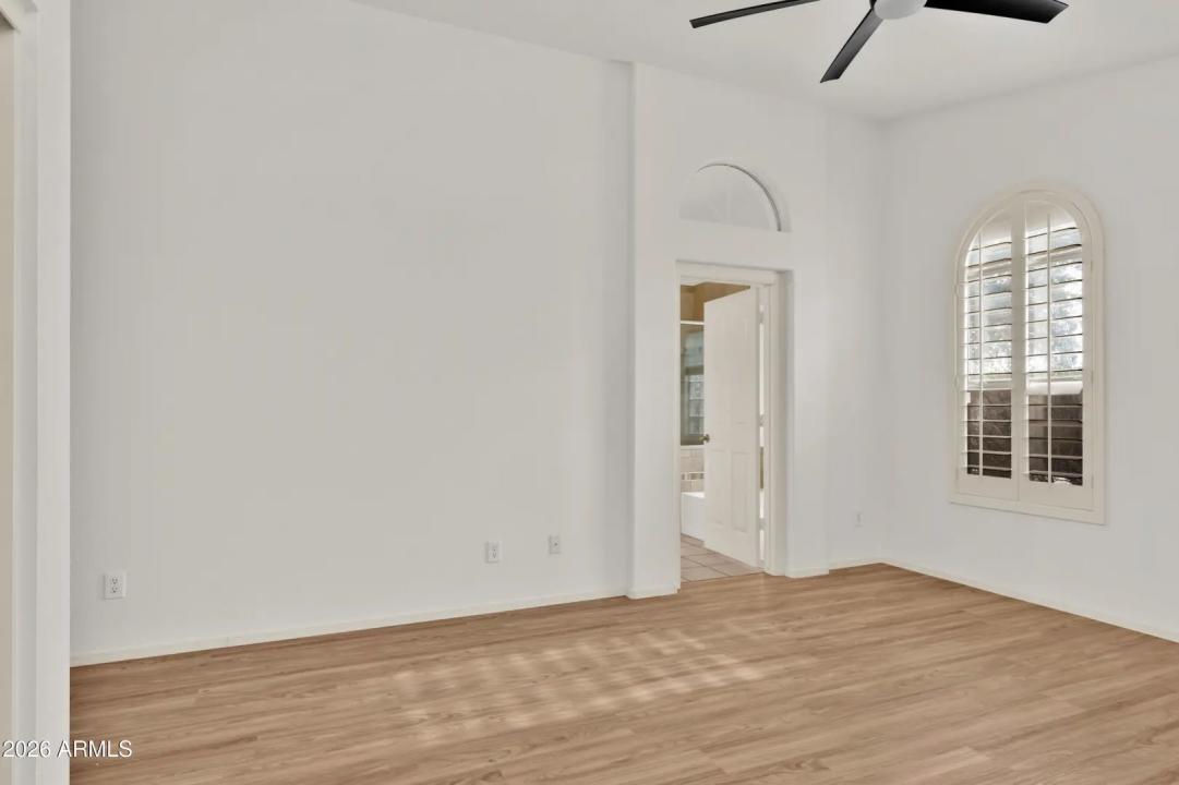 Real Estate Picture 16