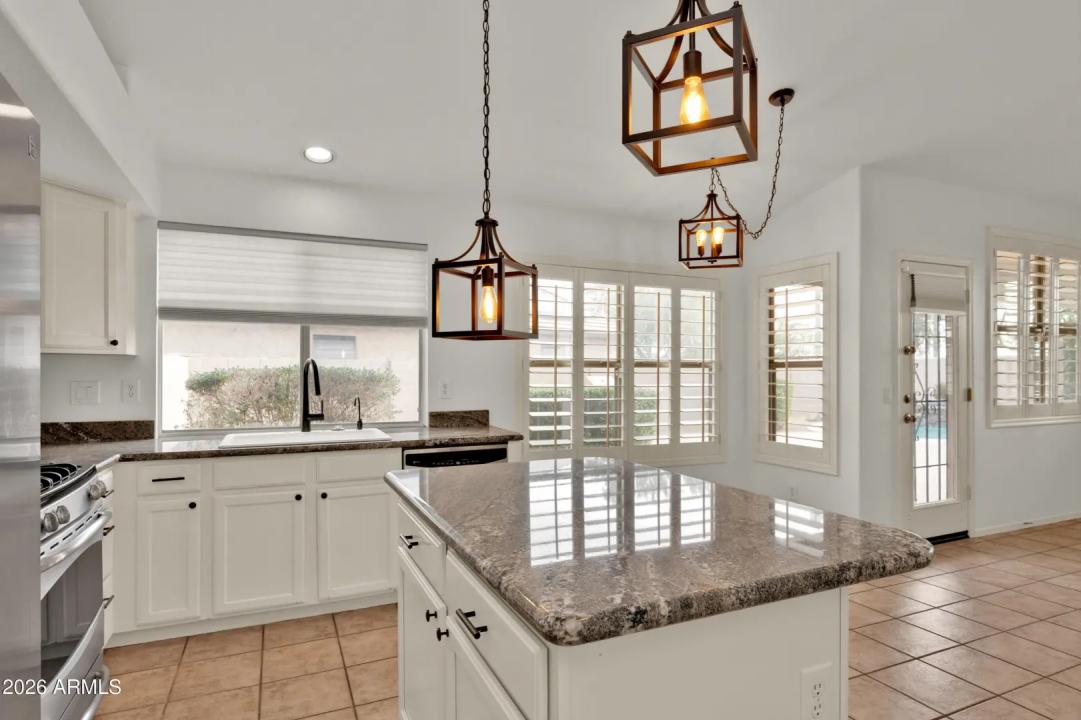 Real Estate Picture 7