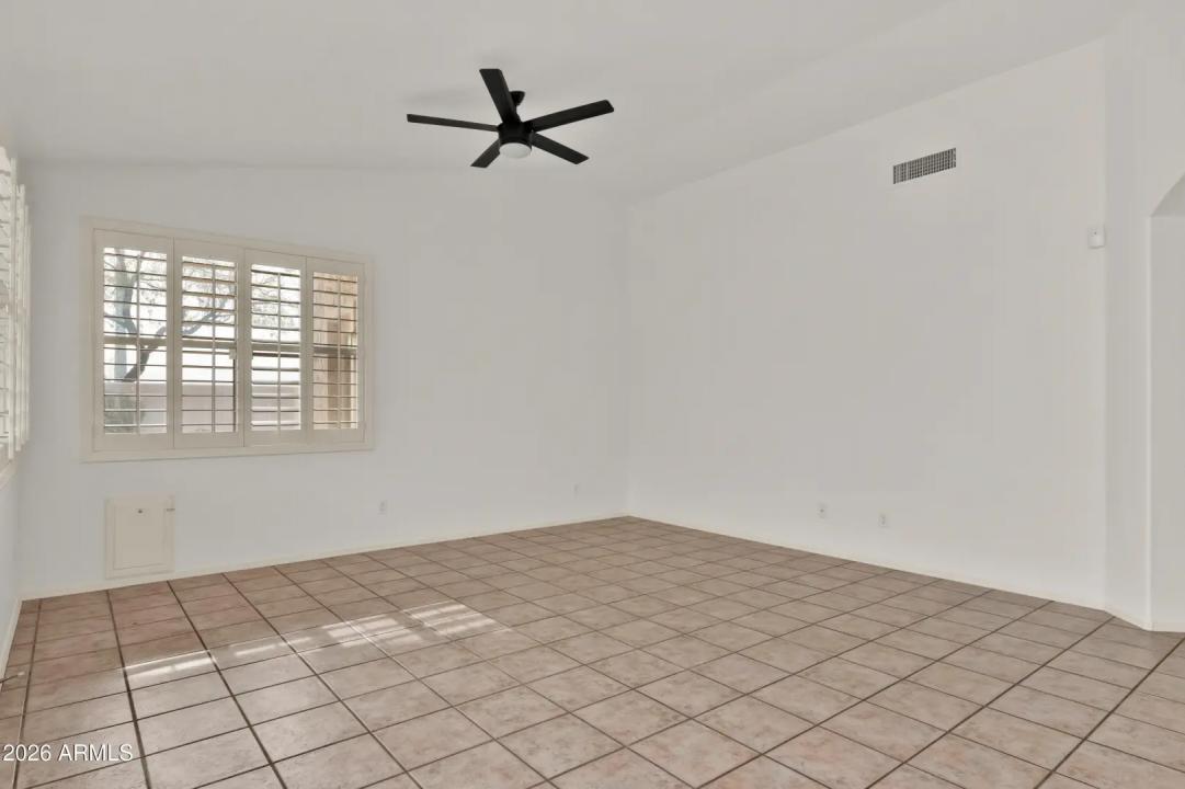 Real Estate Picture 14