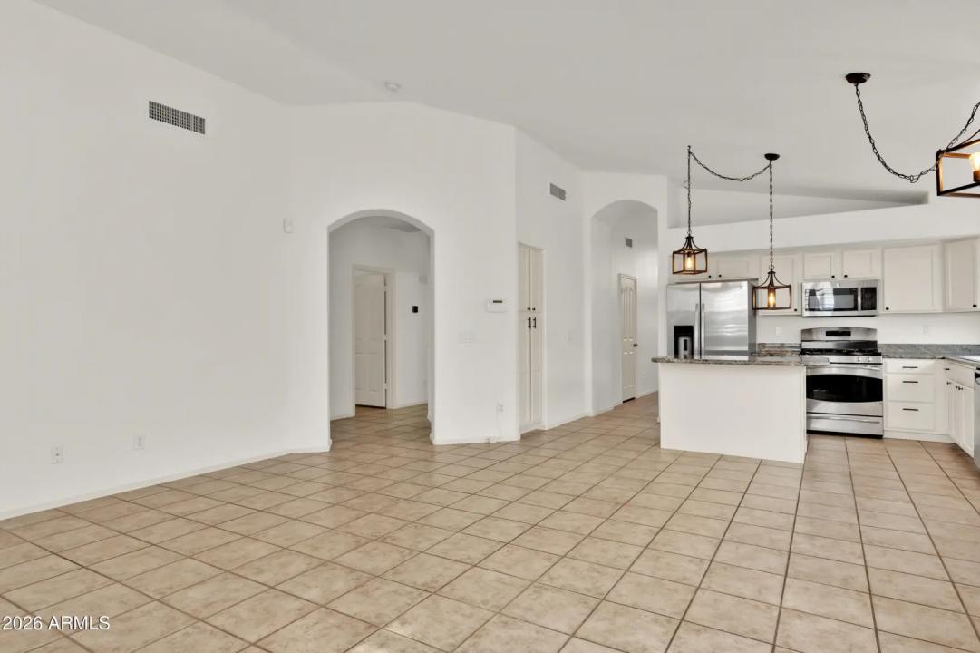 Real Estate Picture 12