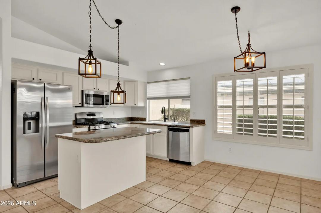 Real Estate Picture 9